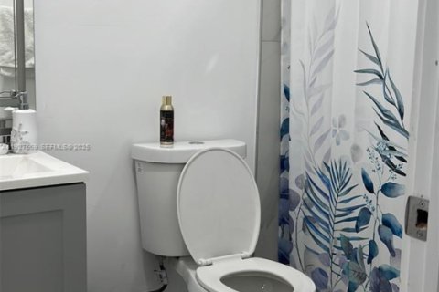 Купить виллу или дом в Хомстед, Флорида 7 спален, 454.38м2, № 1986334 - фото 11