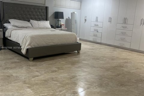 Купить виллу или дом в Хомстед, Флорида 7 спален, 454.38м2, № 1986334 - фото 7