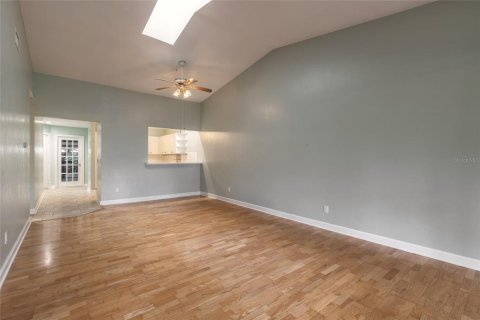 Townhouse in Ormond Beach, Florida 2 bedrooms, 108.97 sq.m. № 2105319 - photo 12