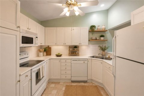 Townhouse in Ormond Beach, Florida 2 bedrooms, 108.97 sq.m. № 2105319 - photo 7