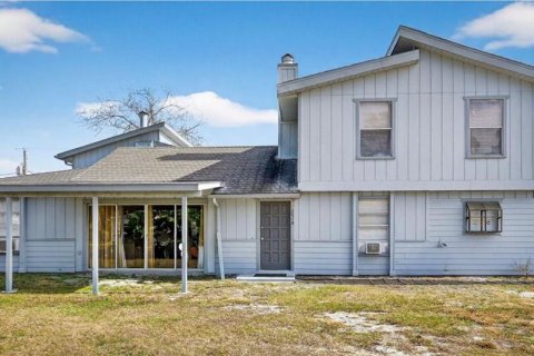 House in Edgewater, Florida 7 bedrooms, 181.35 sq.m. № 2123041 - photo 3