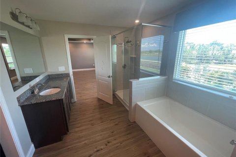 House in Bradenton, Florida 3 bedrooms, 251.21 sq.m. № 1898521 - photo 13
