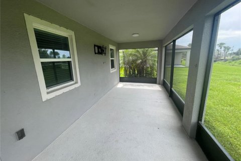 House in Bradenton, Florida 3 bedrooms, 251.21 sq.m. № 1898521 - photo 18
