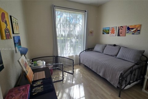 Купить таунхаус в Пемброк-Пайнс, Флорида 3 спальни, 125.23м2, № 1972862 - фото 18