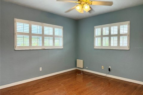 House in Tampa, Florida 3 bedrooms, 188.59 sq.m. № 1765291 - photo 24
