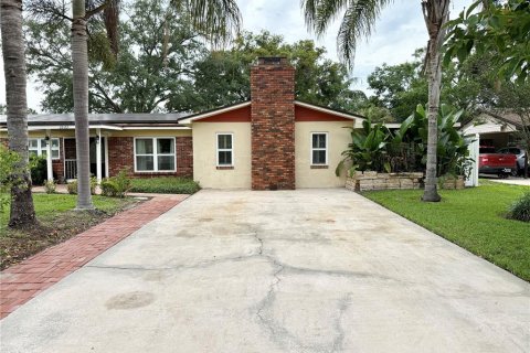 House in Tampa, Florida 3 bedrooms, 188.59 sq.m. № 1765291 - photo 3