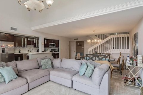 Adosado en alquiler en Miami Gardens, Florida, 3 dormitorios, 146.6 m2 № 1986290 - foto 5