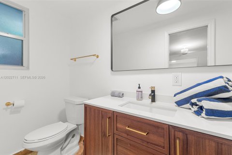 Villa ou maison à vendre à Miami, Floride: 3 chambres, 184.88 m2 № 2146466 - photo 25