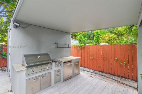 Villa ou maison à vendre à Miami, Floride: 3 chambres, 184.88 m2 № 2146466 - photo 8