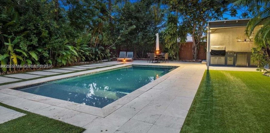 Villa ou maison à Miami, Floride 3 chambres, 184.88 m2 № 2146466