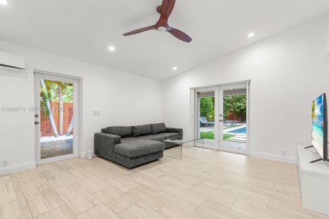 Villa ou maison à vendre à Miami, Floride: 3 chambres, 184.88 m2 № 2146466 - photo 11