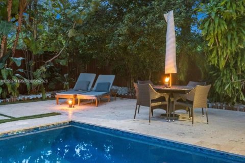 Villa ou maison à vendre à Miami, Floride: 3 chambres, 184.88 m2 № 2146466 - photo 4