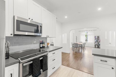 Villa ou maison à vendre à Miami, Floride: 3 chambres, 184.88 m2 № 2146466 - photo 17