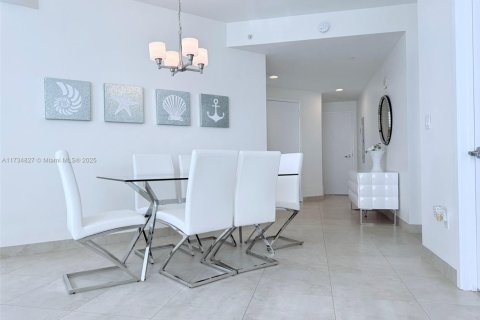 Copropriété à louer à Sunny Isles Beach, Floride: 2 chambres, 119.75 m2 № 1728793 - photo 9