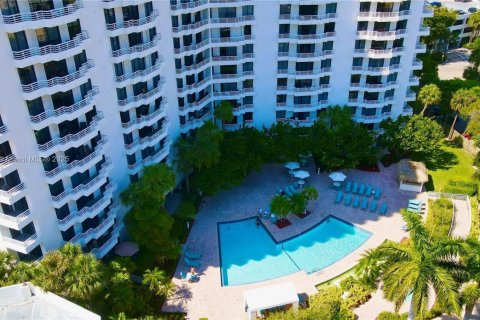 Condo in Aventura, Florida, 2 bedrooms № 1834303 - photo 15