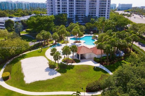 Condo in Aventura, Florida, 2 bedrooms № 1834303 - photo 5