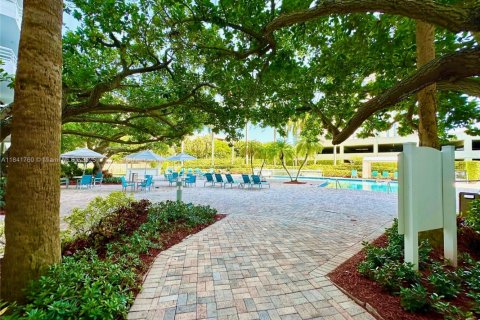 Condo in Aventura, Florida, 2 bedrooms № 1834303 - photo 12