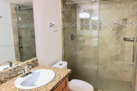 Condo in Aventura, Florida, 2 bedrooms № 1834303 - photo 17