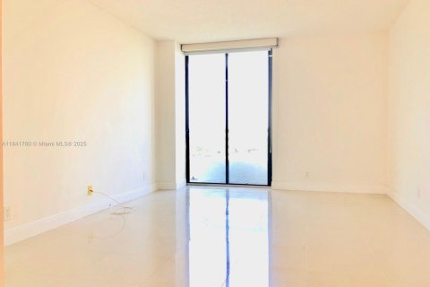 Condo in Aventura, Florida, 2 bedrooms № 1834303 - photo 18