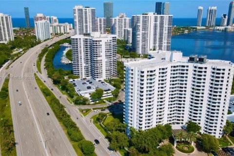 Condo in Aventura, Florida, 2 bedrooms  № 1834303