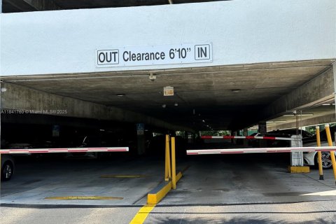 Condo in Aventura, Florida, 2 bedrooms № 1834303 - photo 14