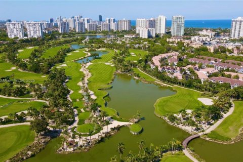 Condo in Aventura, Florida, 2 bedrooms № 1834303 - photo 4