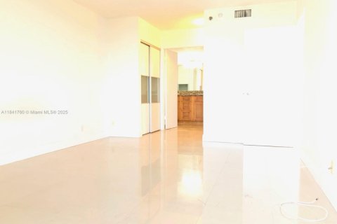 Condo in Aventura, Florida, 2 bedrooms № 1834303 - photo 19