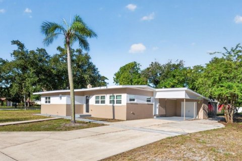 Casa en venta en Saint Petersburg, Florida, 4 dormitorios, 192.59 m2 № 2342518 - foto 2