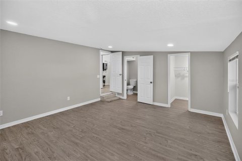 Casa en venta en Saint Petersburg, Florida, 4 dormitorios, 192.59 m2 № 2342518 - foto 18