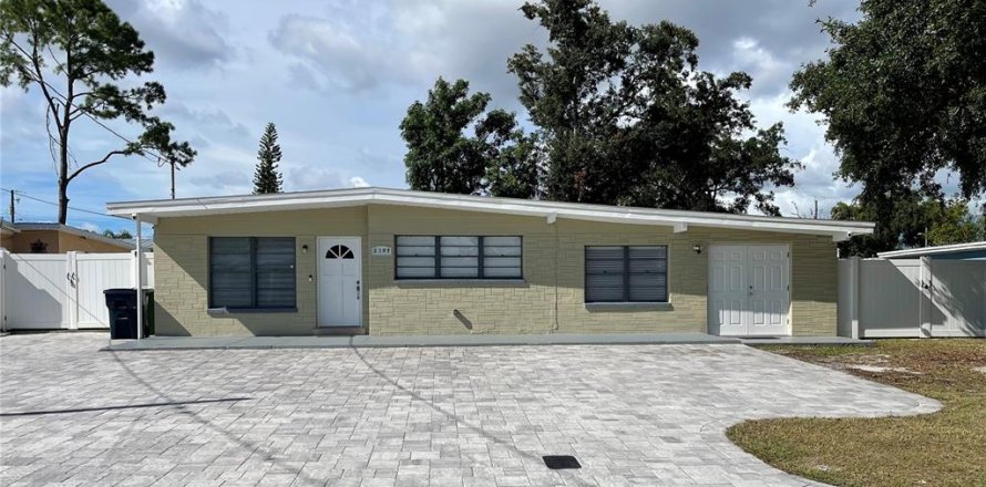 Casa en Tampa, Florida 5 dormitorios, 214.42 m2 № 2353475