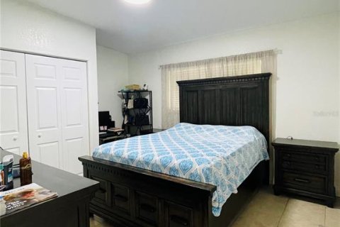 Casa en venta en Tampa, Florida, 5 dormitorios, 214.42 m2 № 2353475 - foto 16