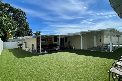 Casa en venta en Tampa, Florida, 5 dormitorios, 214.42 m2 № 2353475 - foto 23