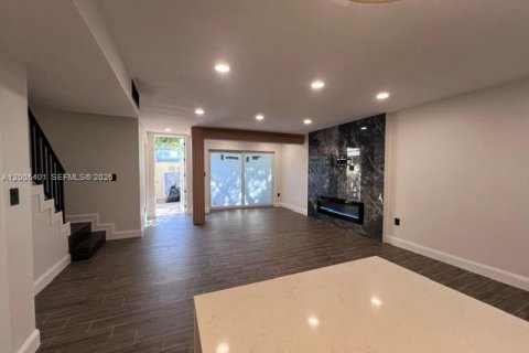 Touwnhouse à louer à Miami, Floride: 3 chambres, 125.05 m2 № 2346783 - photo 13