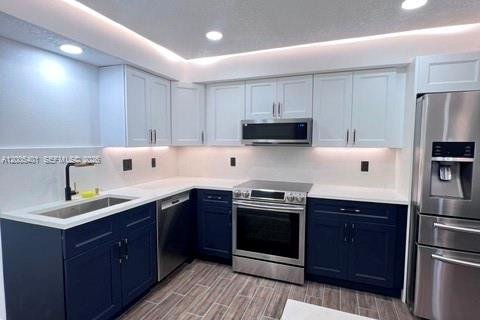 Touwnhouse à louer à Miami, Floride: 3 chambres, 125.05 m2 № 2346783 - photo 8