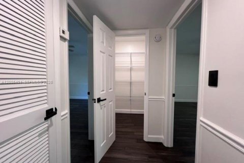 Touwnhouse à louer à Miami, Floride: 3 chambres, 125.05 m2 № 2346783 - photo 21