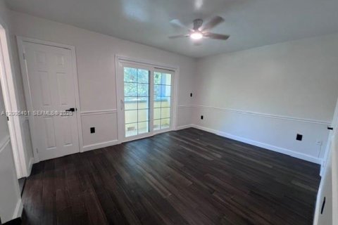 Touwnhouse à louer à Miami, Floride: 3 chambres, 125.05 m2 № 2346783 - photo 22