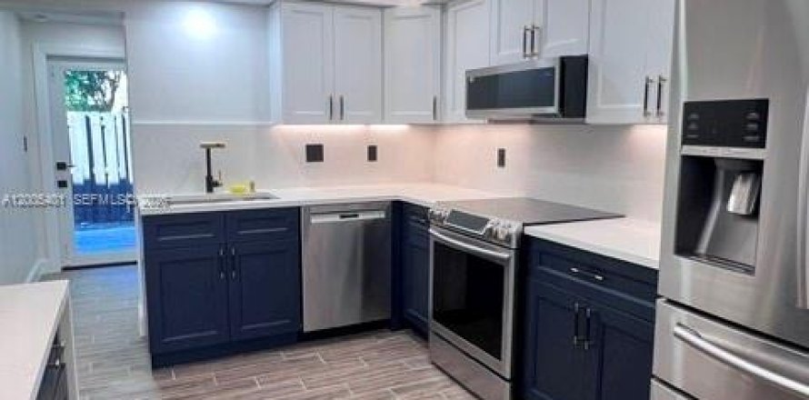 Touwnhouse à Miami, Floride 3 chambres, 125.05 m2 № 2346783