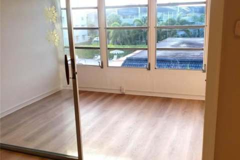 Copropriété à louer à Margate, Floride: 2 chambres, 85.47 m2 № 2193662 - photo 3