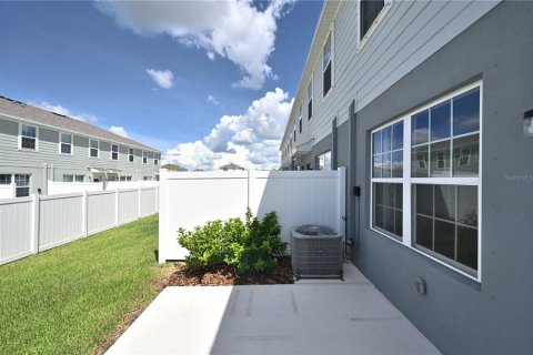 Touwnhouse à louer à Lakewood Ranch, Floride: 3 chambres, 132.94 m2 № 2341494 - photo 6
