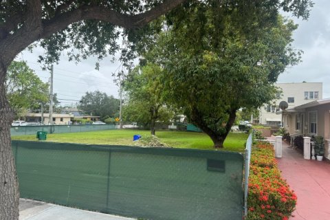 Terreno en venta en Miami, Florida № 1779966 - foto 6