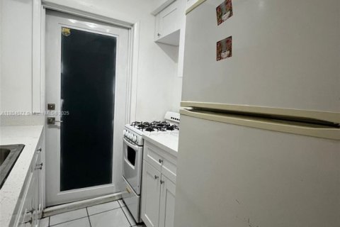 Снять в аренду виллу или дом в Майами-Бич, Флорида 1 спальня, 41.81м2, № 1880383 - фото 5