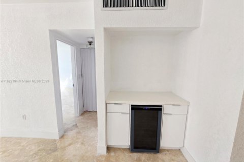Condominio en alquiler en Miami Beach, Florida, 1 dormitorio, 78.97 m2 № 1950937 - foto 5