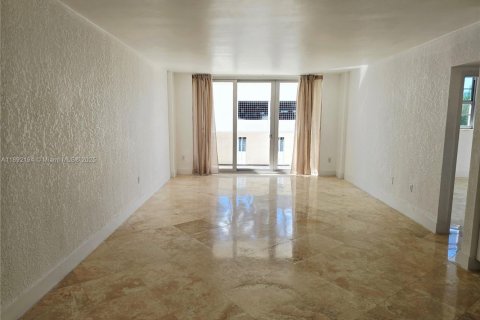 Condominio en alquiler en Miami Beach, Florida, 1 dormitorio, 78.97 m2 № 1950937 - foto 3