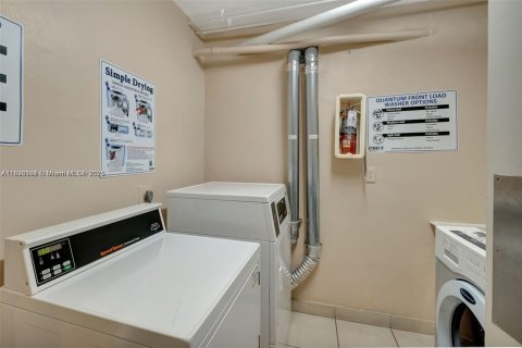 Condominio en alquiler en Miami Beach, Florida, 1 dormitorio, 78.97 m2 № 1950937 - foto 29