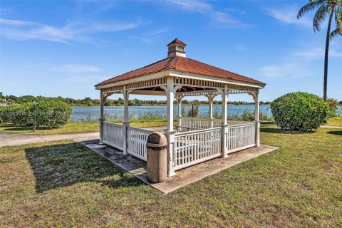 Condominio en alquiler en Oakland Park, Florida, 2 dormitorios, 96.43 m2 № 2168557 - foto 19