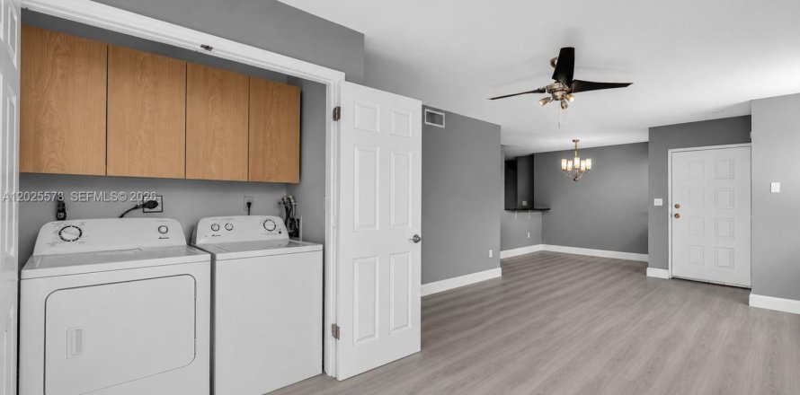 Condominio en Oakland Park, Florida, 2 dormitorios  № 2168557