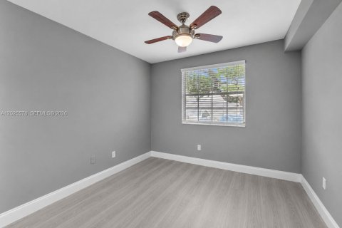 Condominio en alquiler en Oakland Park, Florida, 2 dormitorios, 96.43 m2 № 2168557 - foto 11