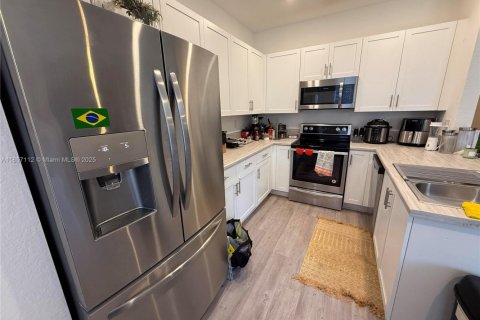 Touwnhouse à louer à Miami, Floride: 4 chambres, 178.37 m2 № 1882068 - photo 10