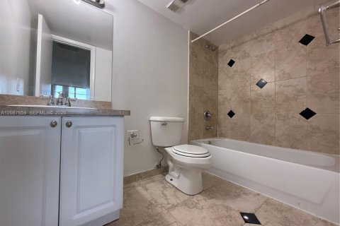 Condominio en venta en Miami, Florida, 2 dormitorios, 101.17 m2 № 2359521 - foto 6
