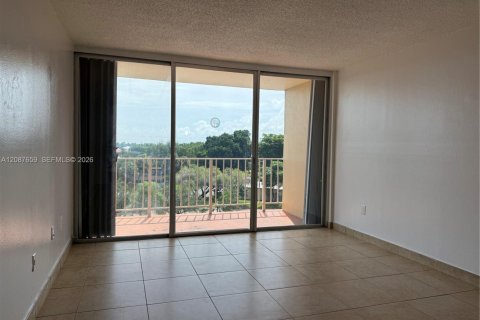 Condominio en venta en Miami, Florida, 2 dormitorios, 101.17 m2 № 2359521 - foto 15